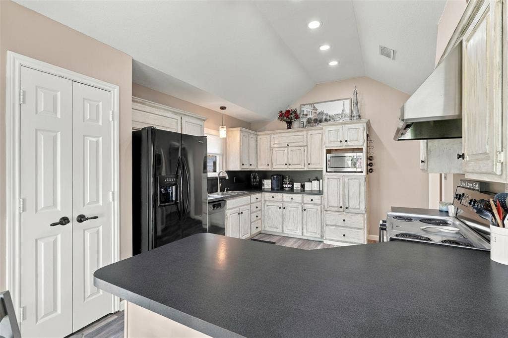 6036 Sundown Drive, Watauga, TX 76148 6036 Sundown Drive, Watauga, TX 76148