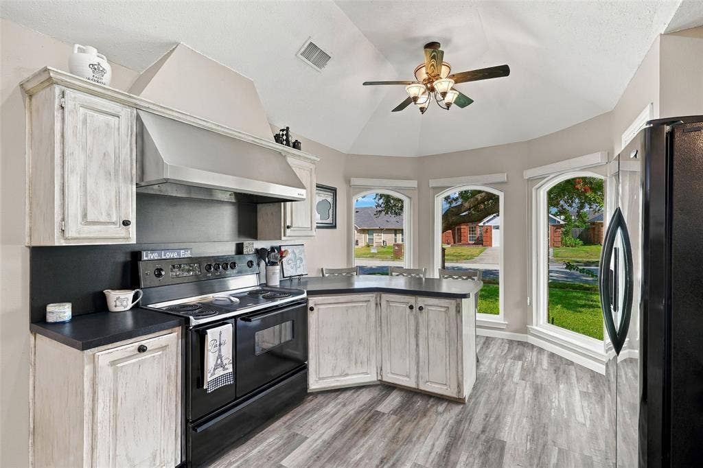 6036 Sundown Drive, Watauga, TX 76148 6036 Sundown Drive, Watauga, TX 76148
