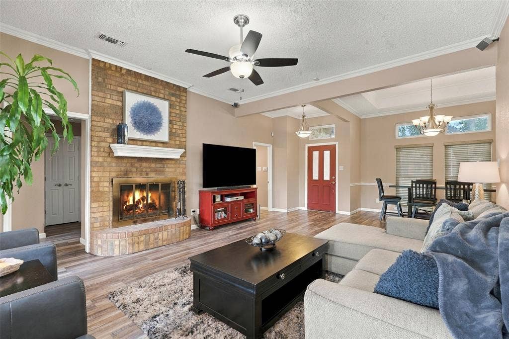 6036 Sundown Drive, Watauga, TX 76148 6036 Sundown Drive, Watauga, TX 76148