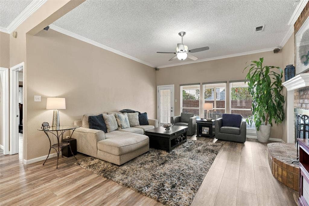6036 Sundown Drive, Watauga, TX 76148 6036 Sundown Drive, Watauga, TX 76148