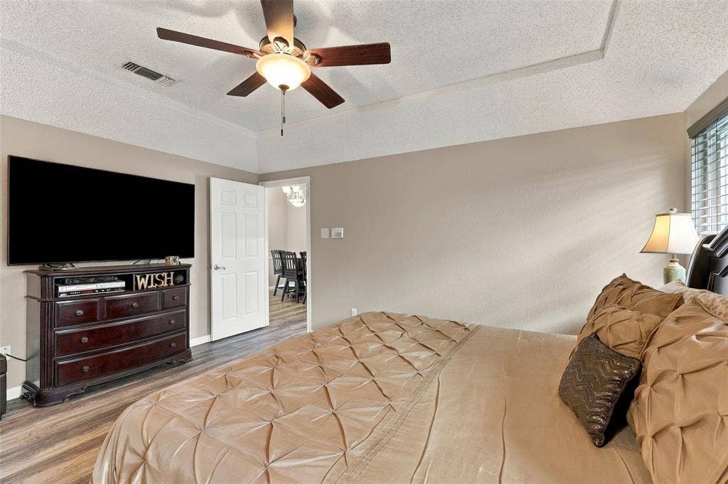 6036 Sundown Drive, Watauga, TX 76148 Primary bath
