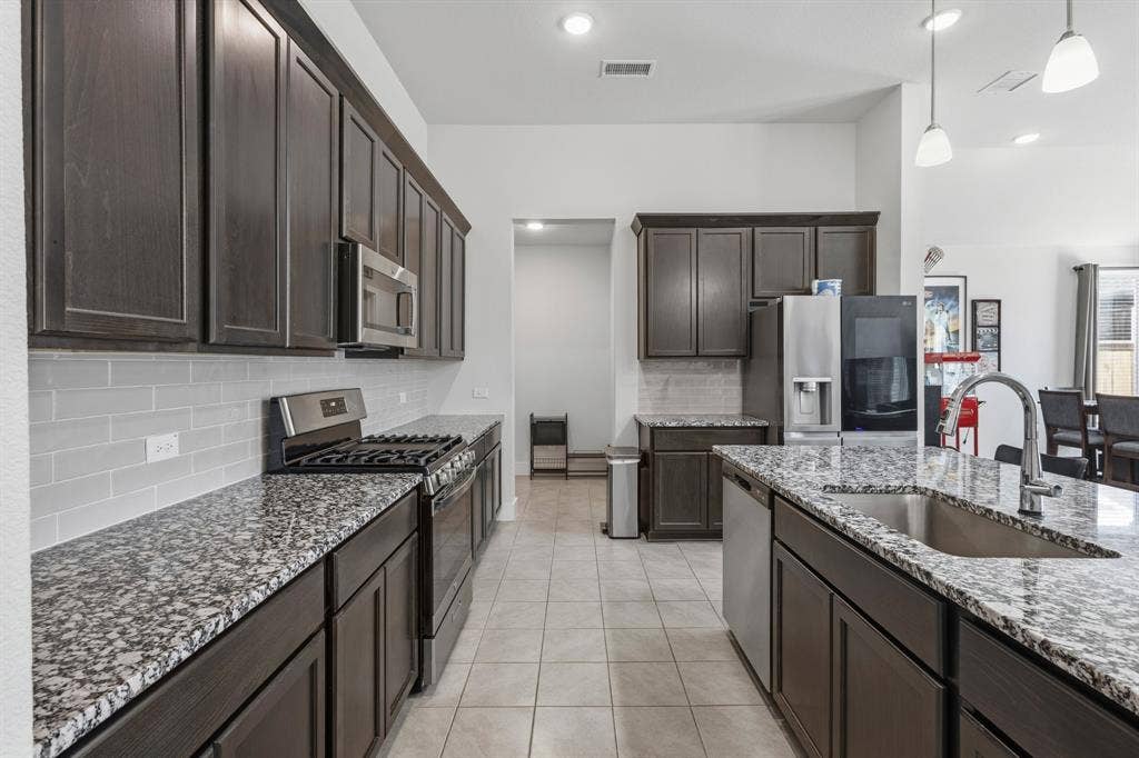 2434 Pebble Bank Lane, Midlothian, TX 76065 2434 Pebble Bank Lane, Midlothian, TX 76065