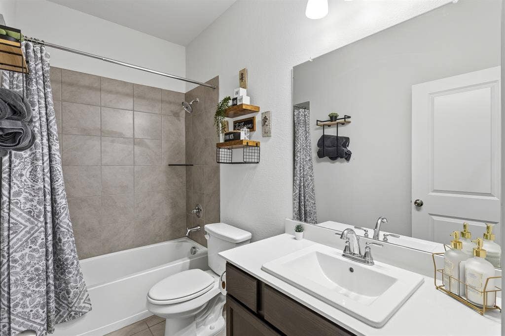 2434 Pebble Bank Lane, Midlothian, TX 76065 2434 Pebble Bank Lane, Midlothian, TX 76065