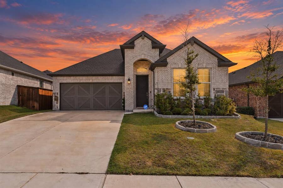 Property photo for 2434 Pebble Bank Lane, Midlothian, TX