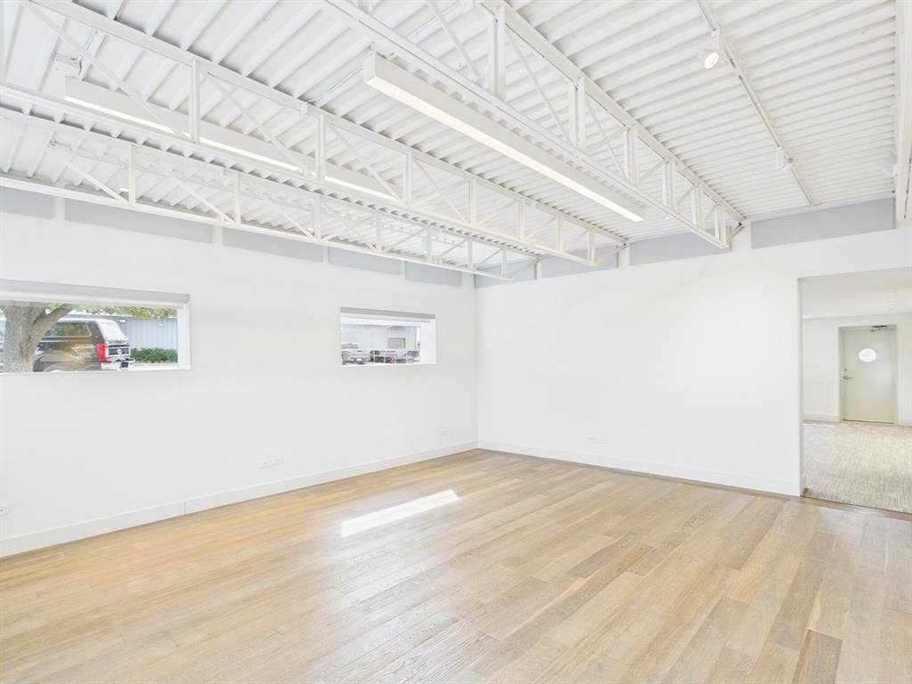 1111 Lagoon, Dallas, TX 75207 Open Work Area