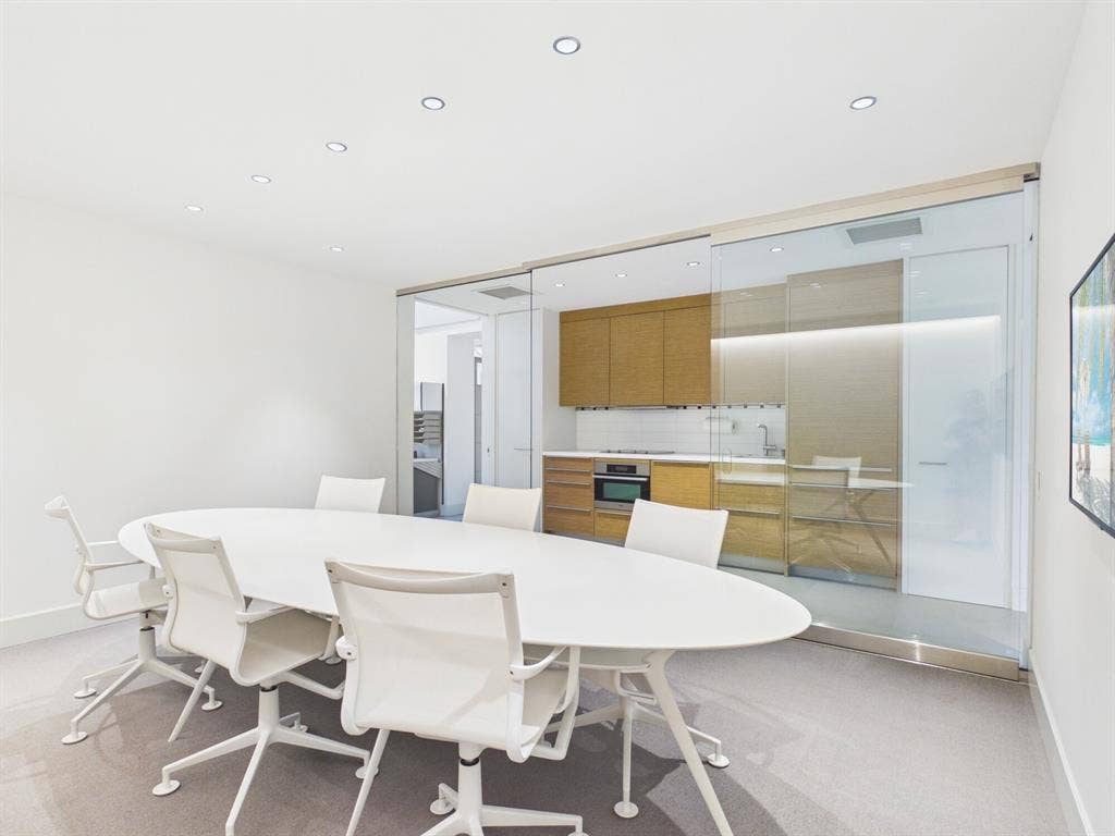1111 Lagoon, Dallas, TX 75207 Conference Room