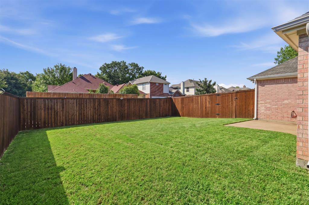 416 Kyle Lane, Lewisville, TX 75067