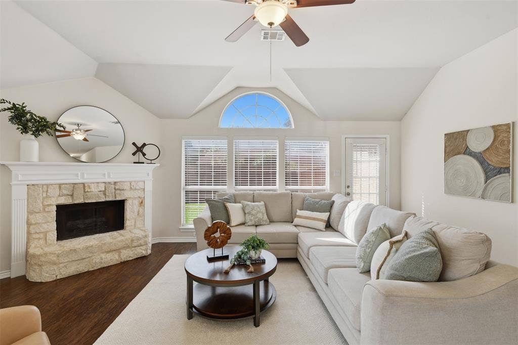 416 Kyle Lane, Lewisville, TX 75067