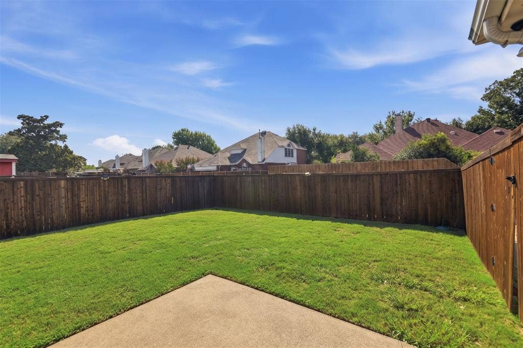 416 Kyle Lane, Lewisville, TX 75067