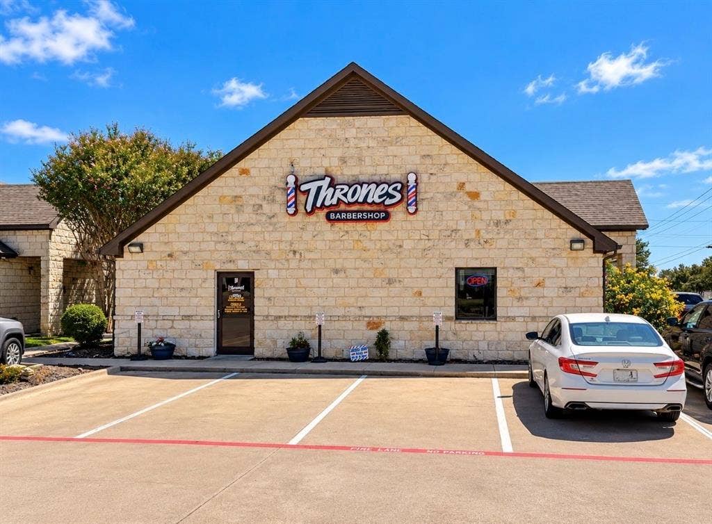 7201 Baker Boulevard, #B-1, Richland Hills, TX 76118 Photos have been digitally enhanced for improved clarity and presentation. No material features of the property are intended to be misrepresented.