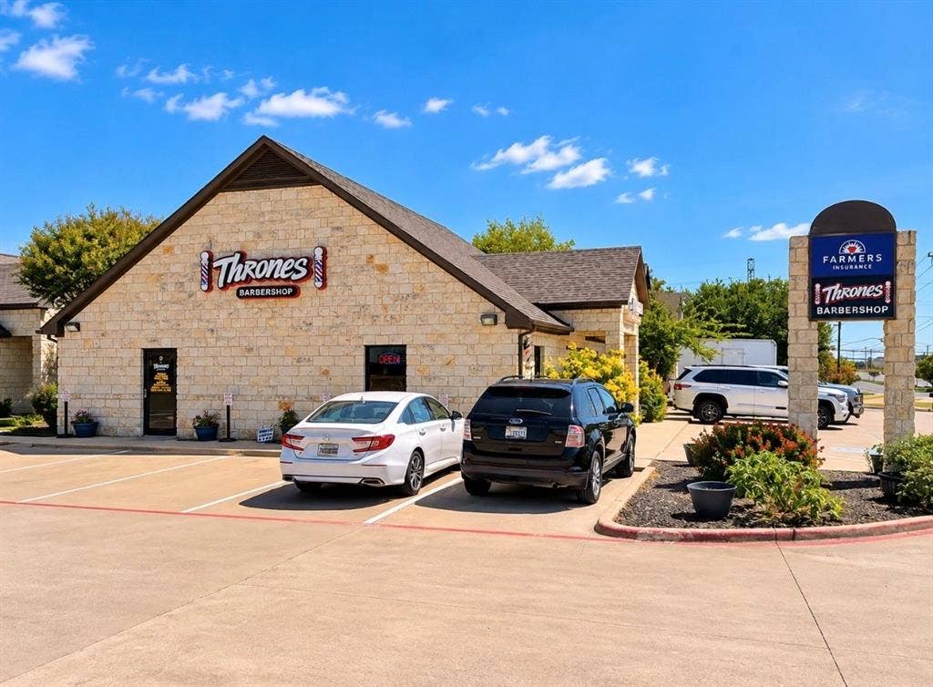 7201 Baker Boulevard, #B-1, Richland Hills, TX 76118 Photos have been digitally enhanced for improved clarity and presentation. No material features of the property are intended to be misrepresented.