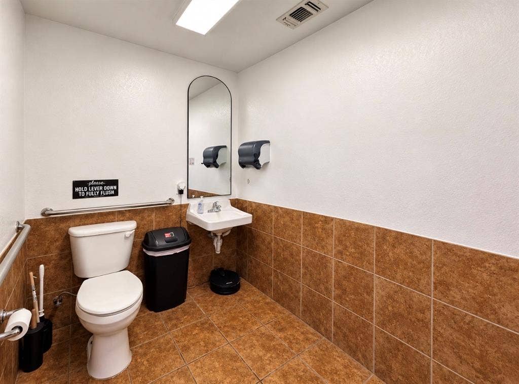 7201 Baker Boulevard, #B-1, Richland Hills, TX 76118 Photos have been digitally enhanced for improved clarity and presentation. No material features of the property are intended to be misrepresented.