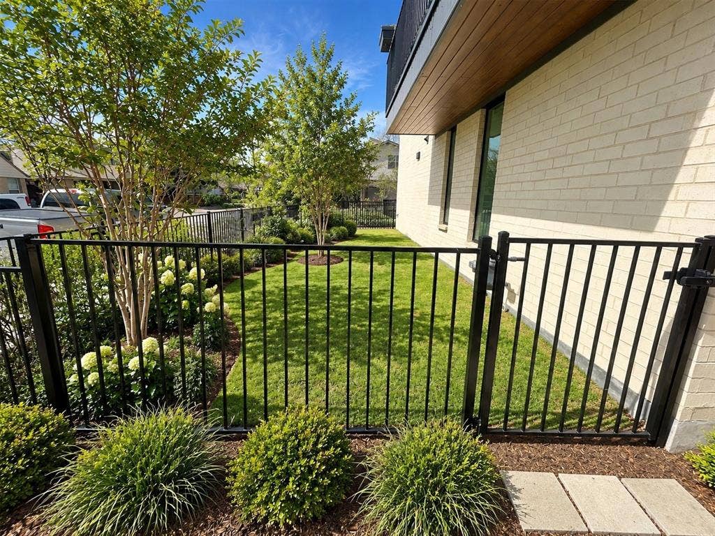 4804 Danbrook Court, Dallas, TX 75204 private front yard