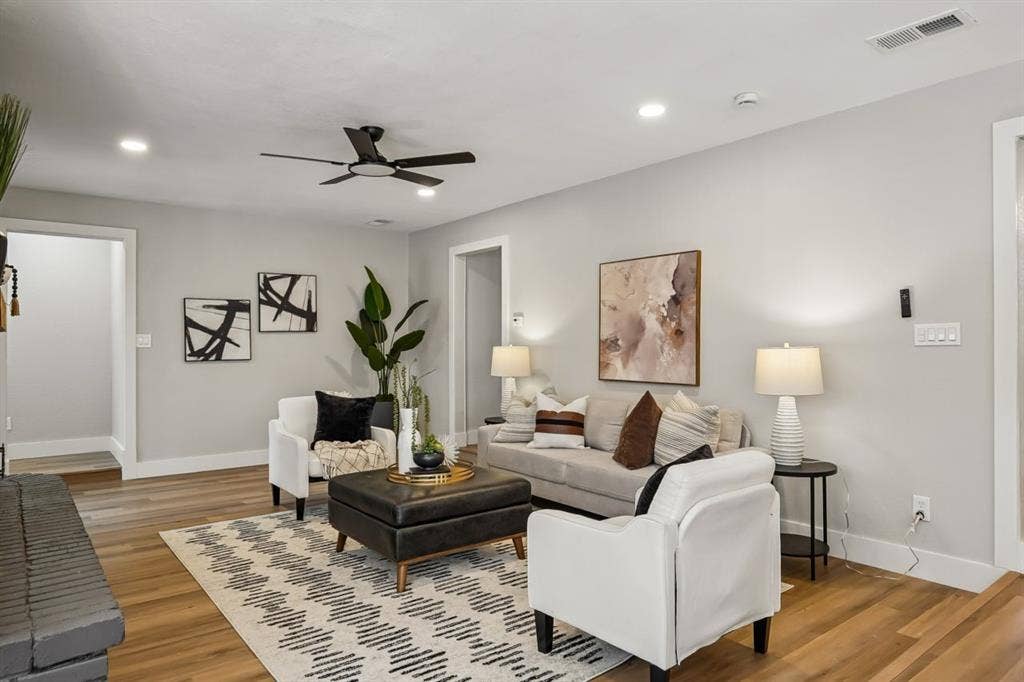 2872 Hurstview Drive, Hurst, TX 76054