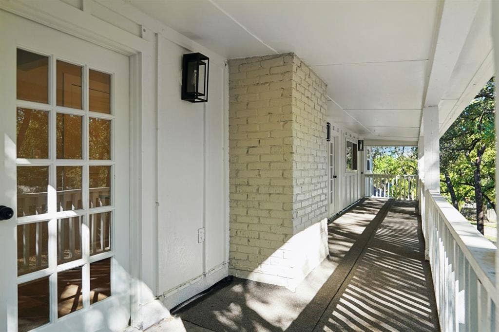 2872 Hurstview Drive, Hurst, TX 76054