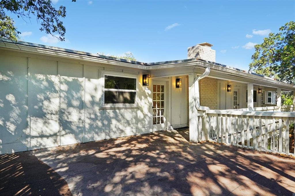 2872 Hurstview Drive, Hurst, TX 76054