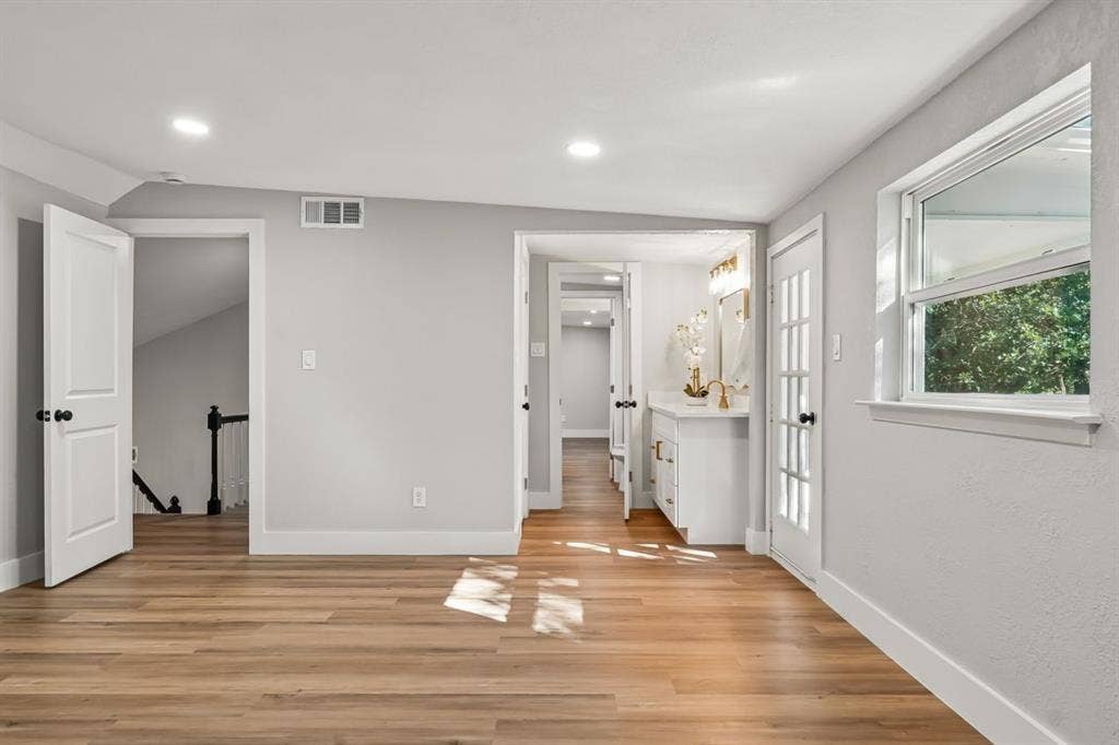 2872 Hurstview Drive, Hurst, TX 76054