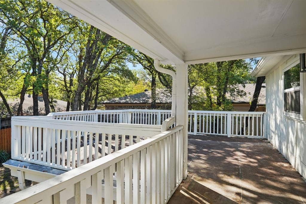2872 Hurstview Drive, Hurst, TX 76054