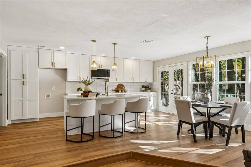 2872 Hurstview Drive, Hurst, TX 76054