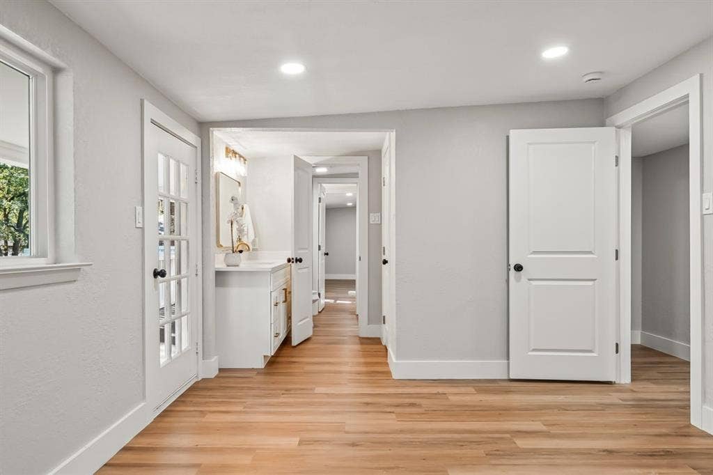 2872 Hurstview Drive, Hurst, TX 76054