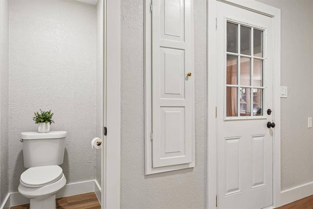 2872 Hurstview Drive, Hurst, TX 76054