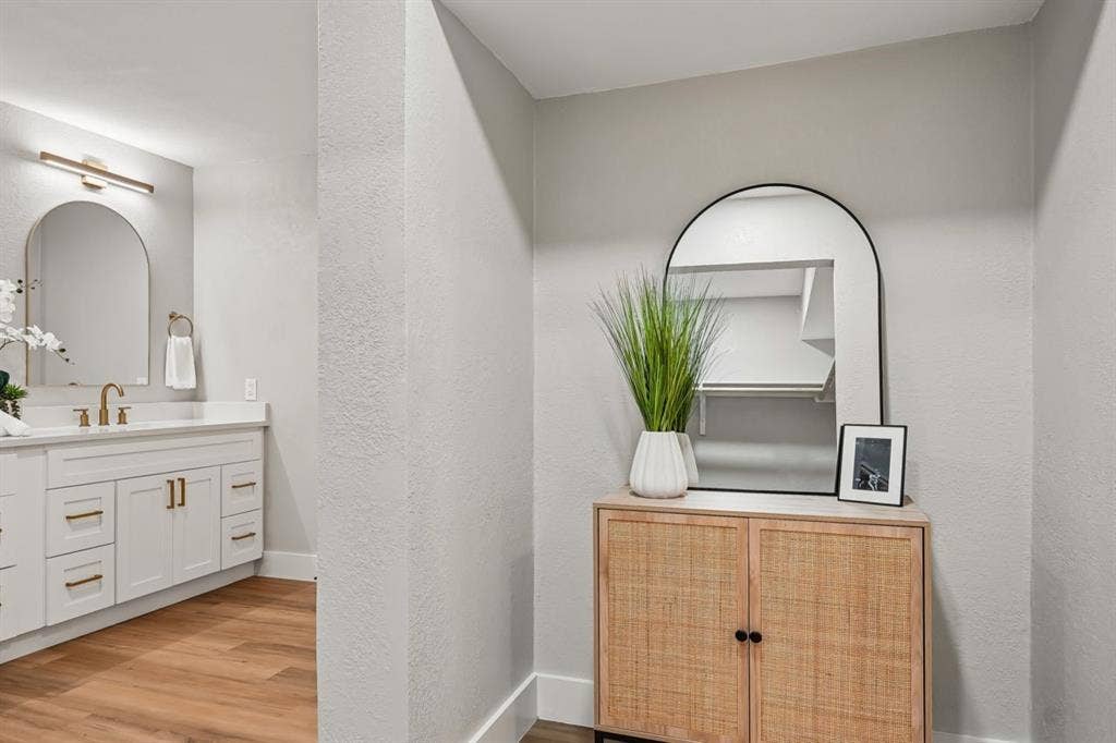 2872 Hurstview Drive, Hurst, TX 76054