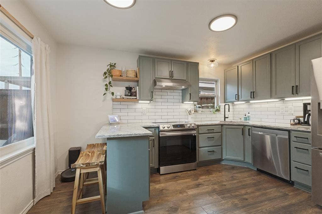 2715 Harbinger Lane, Dallas, TX 75287