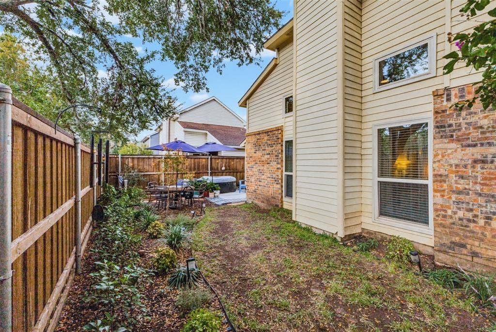 2715 Harbinger Lane, Dallas, TX 75287