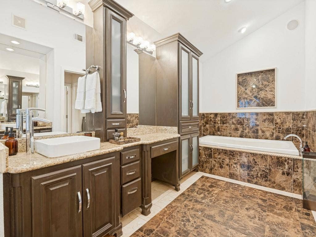 10314 Sherbrook Lane, Dallas, TX 75229 10314 Sherbrook Lane, Dallas, TX 75229