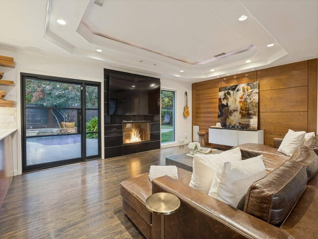 10314 Sherbrook Lane, Dallas, TX 75229 10314 Sherbrook Lane, Dallas, TX 75229