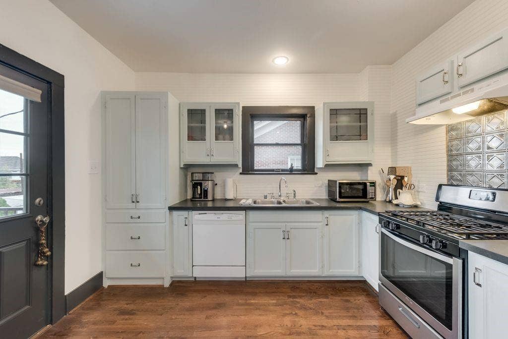 801 Woodlawn Avenue, Dallas, TX 75208