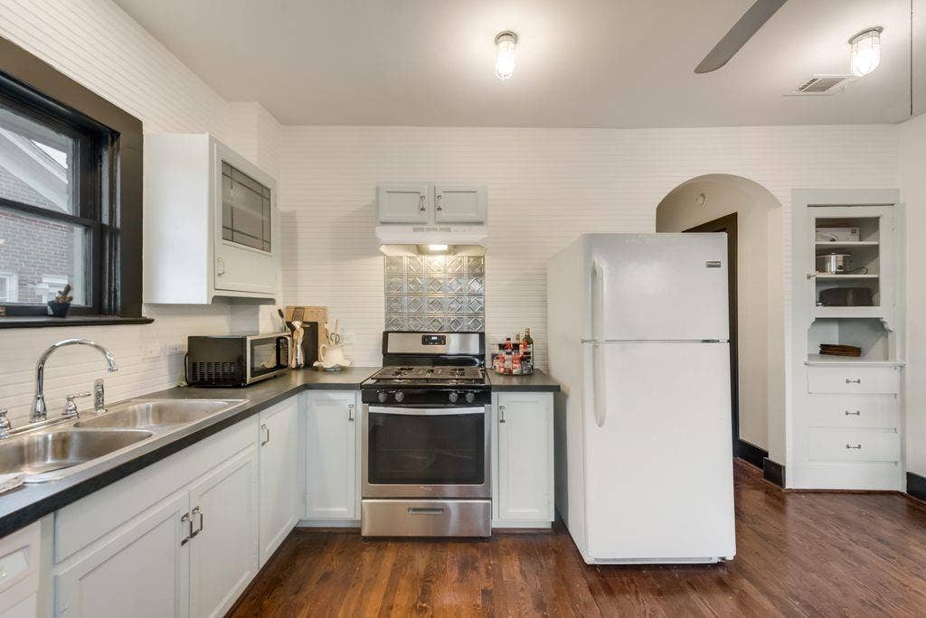 801 Woodlawn Avenue, Dallas, TX 75208