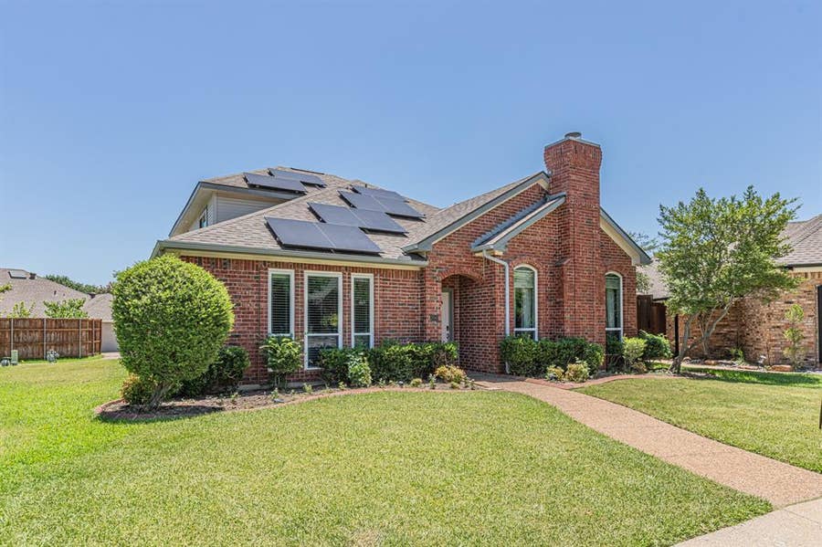 Property photo for 300 Sundance Circle, Irving, TX