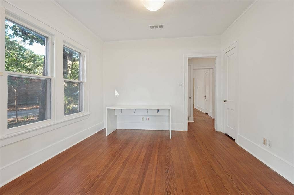 215 S O'Connor Road, Irving, TX 75060 215 S O'Connor Road, Irving, TX 75060