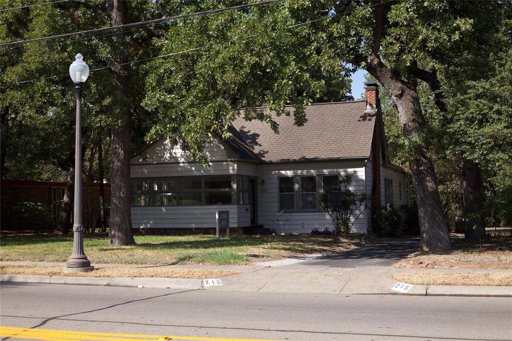 215 S O'Connor Road, Irving, TX 75060 215 S O'Connor Road, Irving, TX 75060