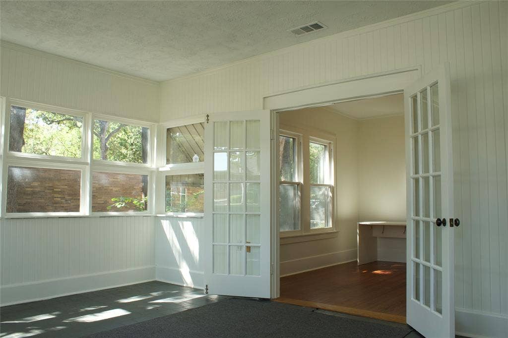 215 S O'Connor Road, Irving, TX 75060 215 S O'Connor Road, Irving, TX 75060