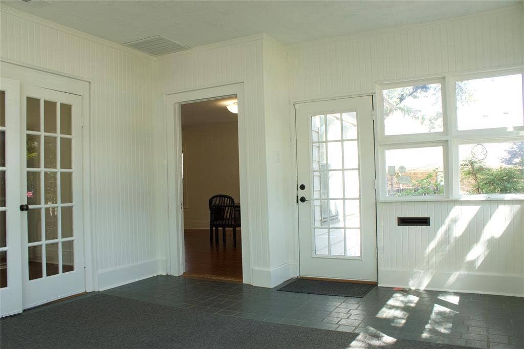 215 S O'Connor Road, Irving, TX 75060 215 S O'Connor Road, Irving, TX 75060