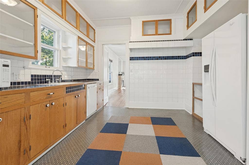 215 S O'Connor Road, Irving, TX 75060 215 S O'Connor Road, Irving, TX 75060