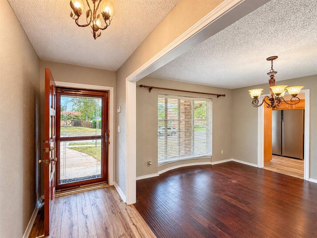 Entry - Dining Room