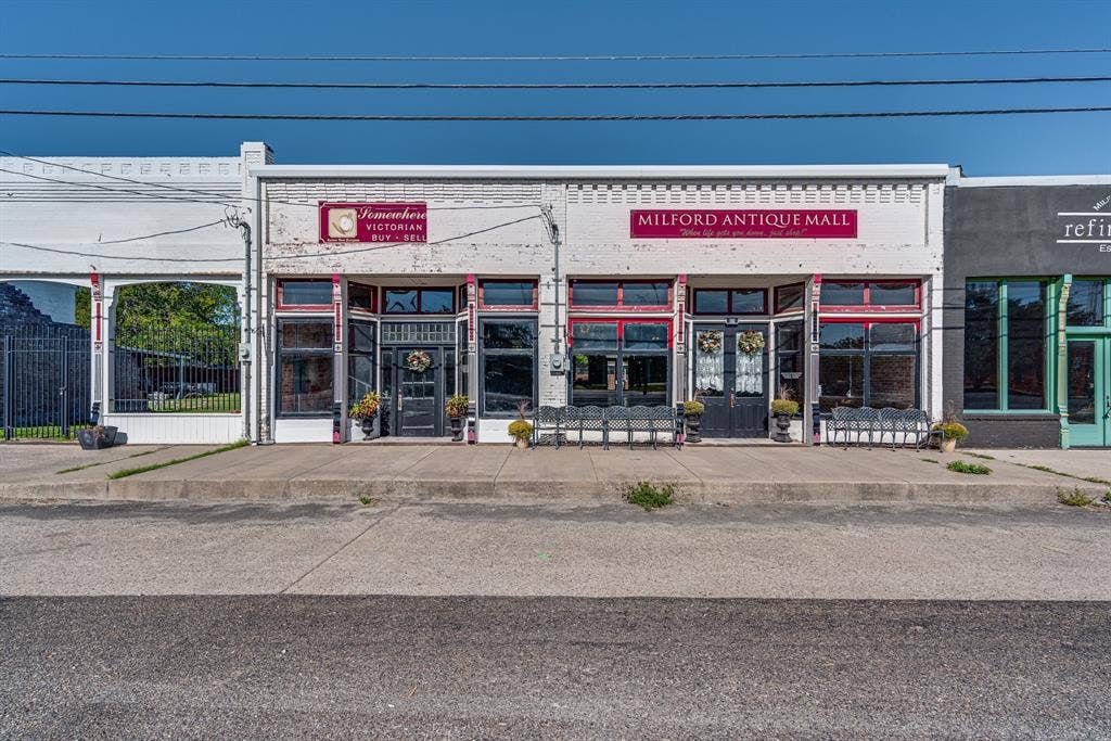 102 / 104 S Main Street, Milford, TX 76670 102 / 104 S Main Street, Milford, TX 76670