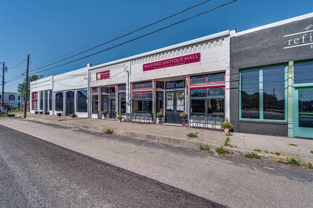 102 / 104 S Main Street, Milford, TX 76670 102 / 104 S Main Street, Milford, TX 76670