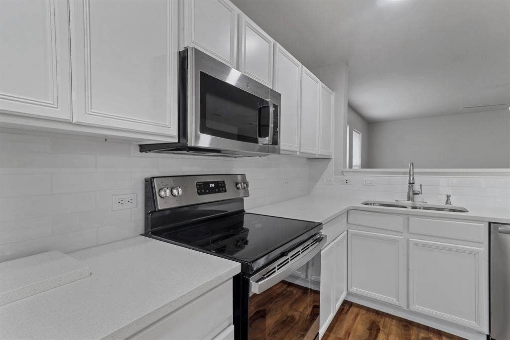 932 Poncho Lane, Fort Worth, TX 76052