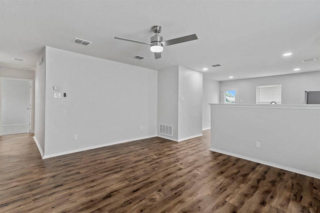 932 Poncho Lane, Fort Worth, TX 76052