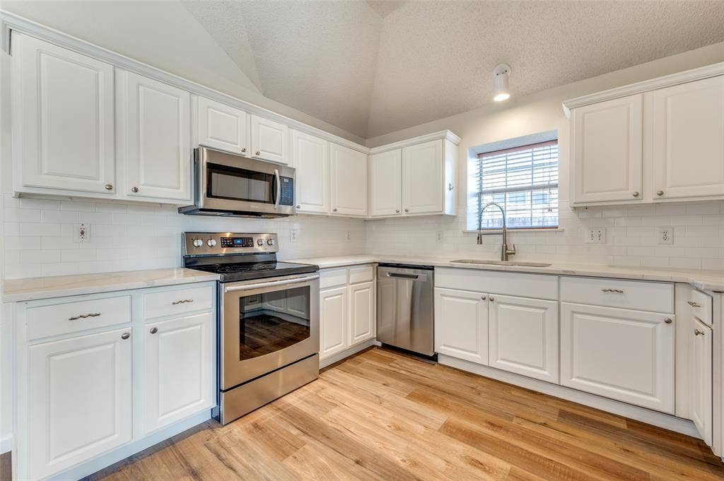 10121 Cambridge Drive, Frisco, TX 75035 10121 Cambridge Drive, Frisco, TX 75035