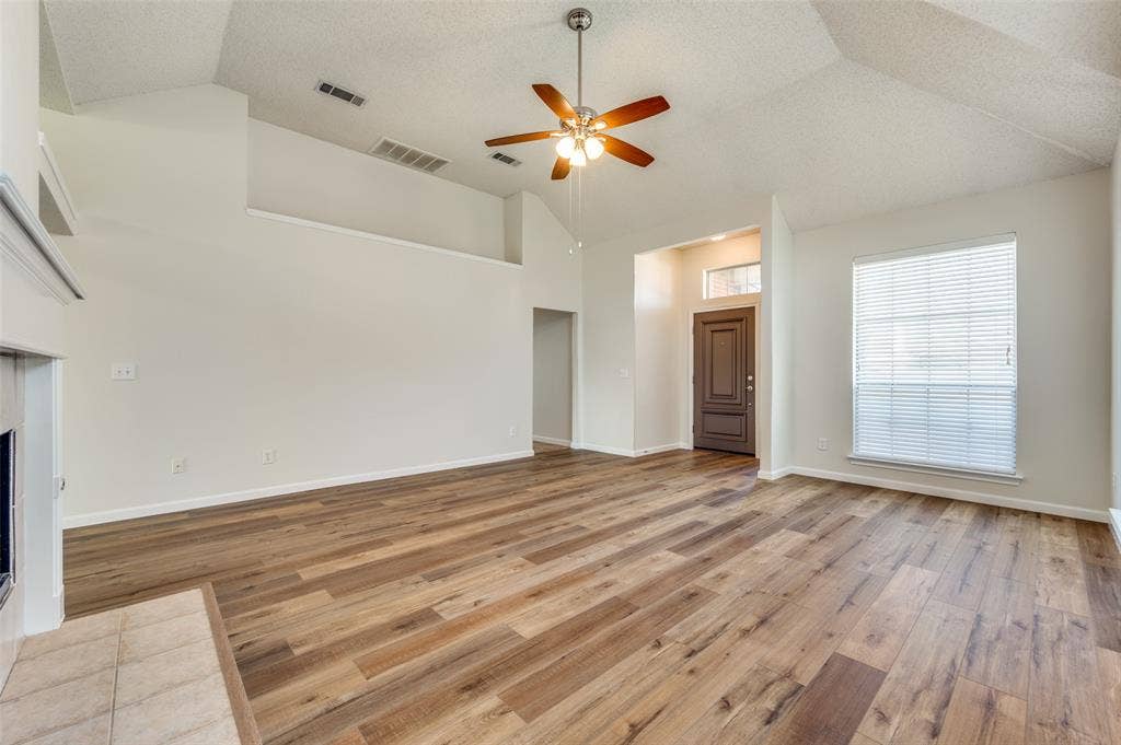 10121 Cambridge Drive, Frisco, TX 75035 10121 Cambridge Drive, Frisco, TX 75035