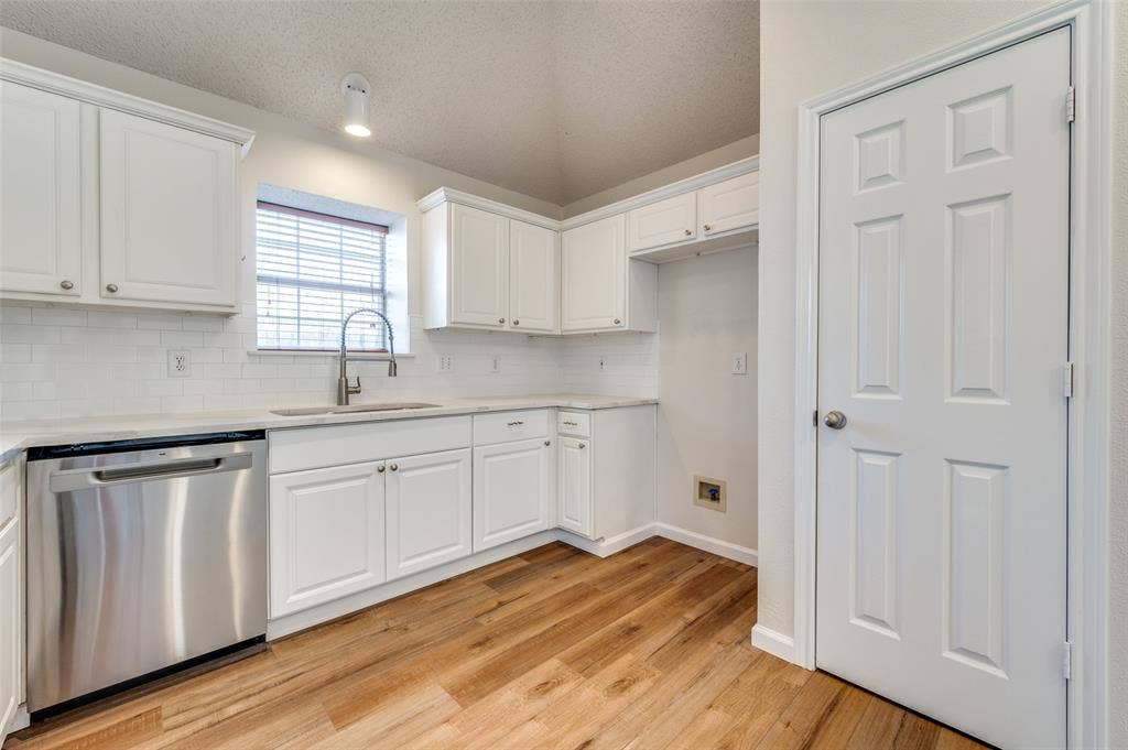10121 Cambridge Drive, Frisco, TX 75035 10121 Cambridge Drive, Frisco, TX 75035