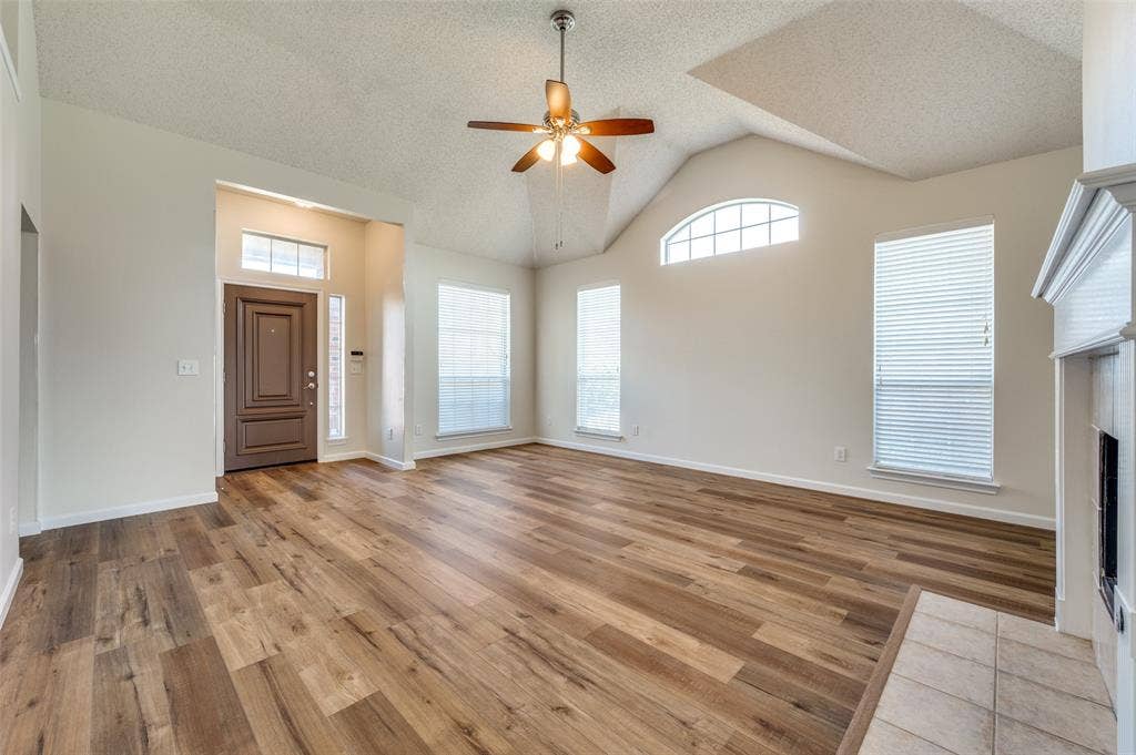 10121 Cambridge Drive, Frisco, TX 75035 10121 Cambridge Drive, Frisco, TX 75035