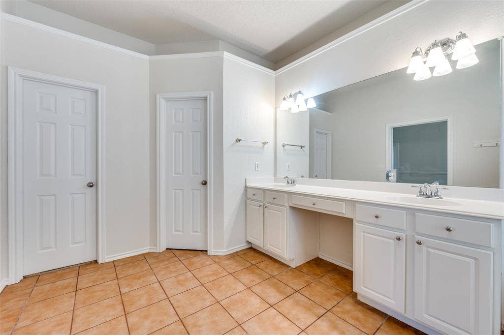 10121 Cambridge Drive, Frisco, TX 75035 10121 Cambridge Drive, Frisco, TX 75035