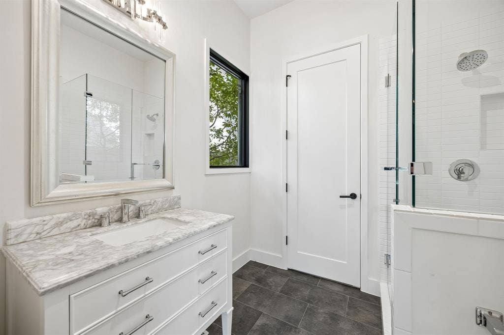 4437 Grassmere Lane, University Park, TX 75205 4437 Grassmere Ln - Tom Hughes Team