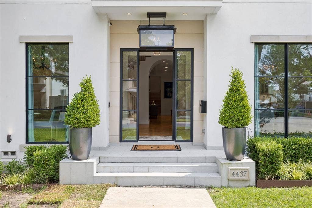 4437 Grassmere Lane, University Park, TX 75205 4437 Grassmere Ln - Tom Hughes Team